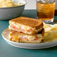 GREEN CHILI GRILLED CHEESE