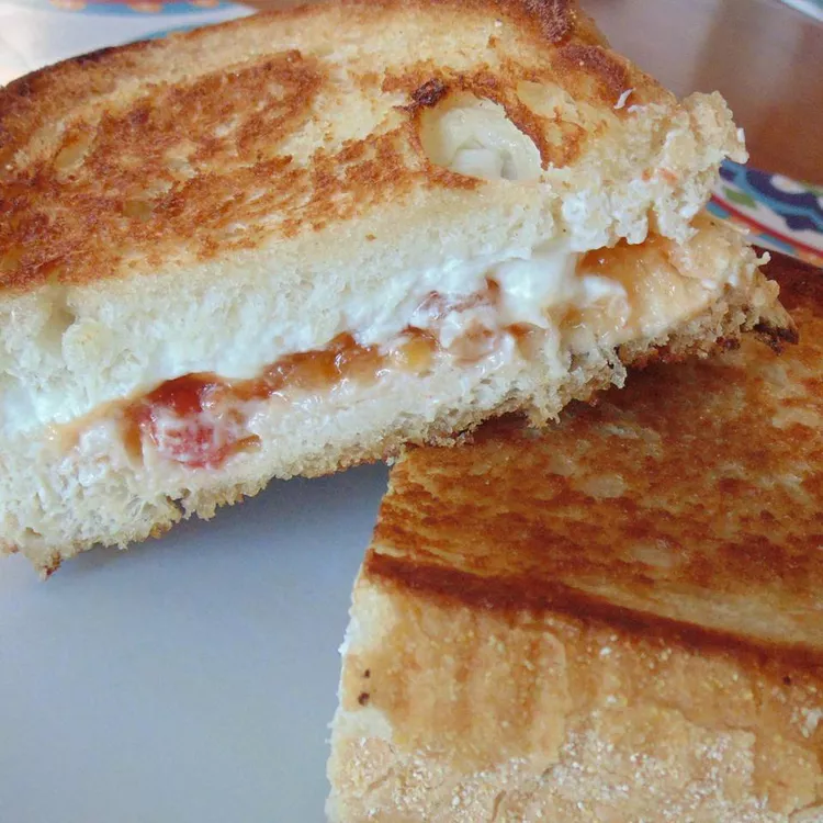 Grilled Goat Cheese and Mango Chutney