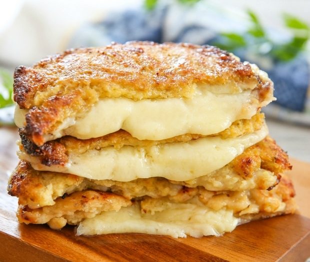 CAULIFLOWER CRUSTED GRILLED CHEESE
