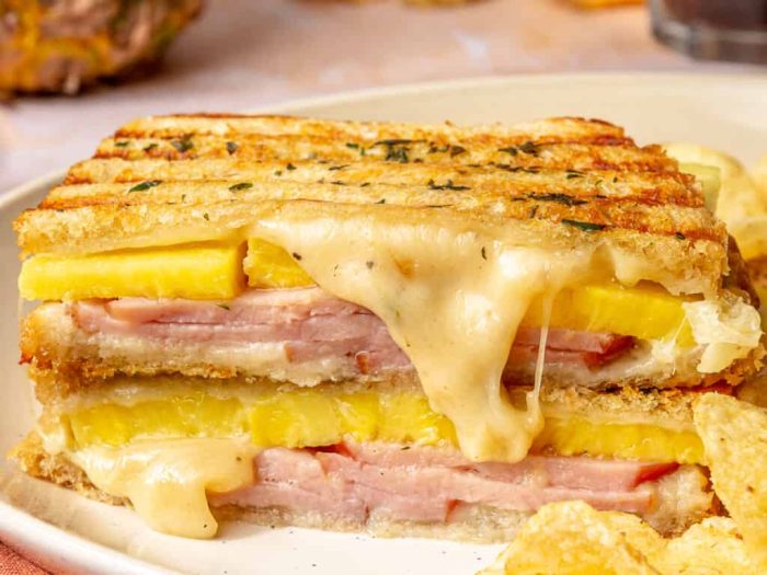 HAWAIIAN GRILLED CHEESE
