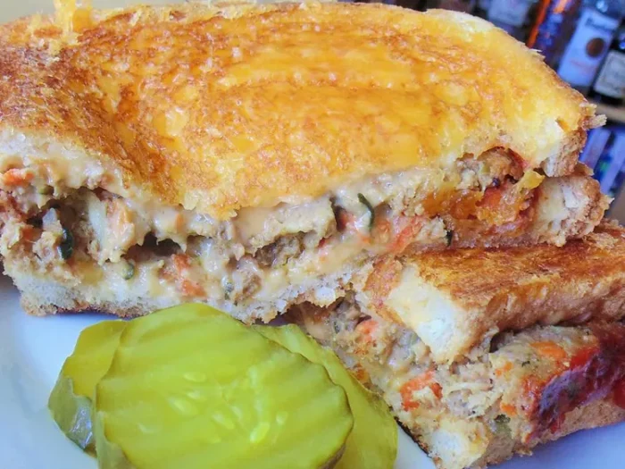 MEATLOAF GRILLED CHEESE